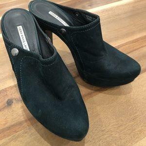 Vera Wang Lavender forest green suede sling back